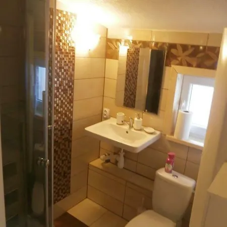 Drevenica Kvietok Landhaus *